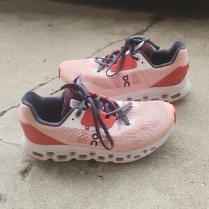 Womens ON CLOUD STRATUS